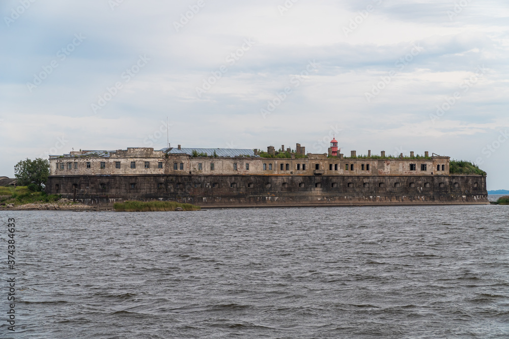 Fototapeta premium Kronshlot Fort-a monument of history and architecture of the XVIII century, located along the fairway of the southern Bank of Kronshtadt.