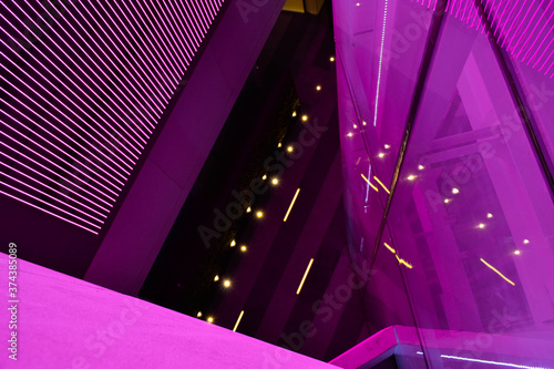 edificio morado