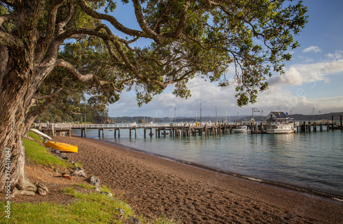 Bilde på lerret Tranquil scene on the shore in Russell, a seaside town in the Bay of Islands on