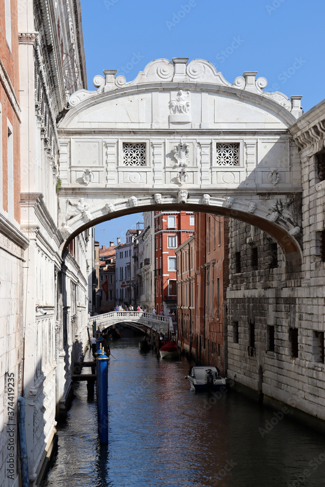 Venedig: Seufzerbrücke am Dogenpalast