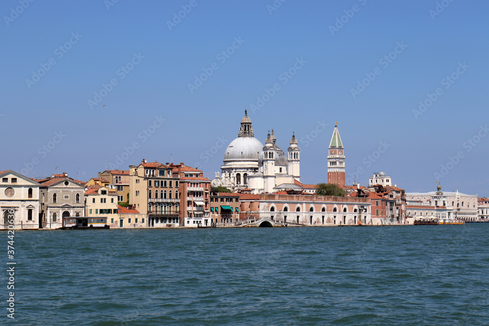 Venedig: Blick über den Canale della Giudecca auf Dorsoduro, Kathedrale Santa Maria della Salute