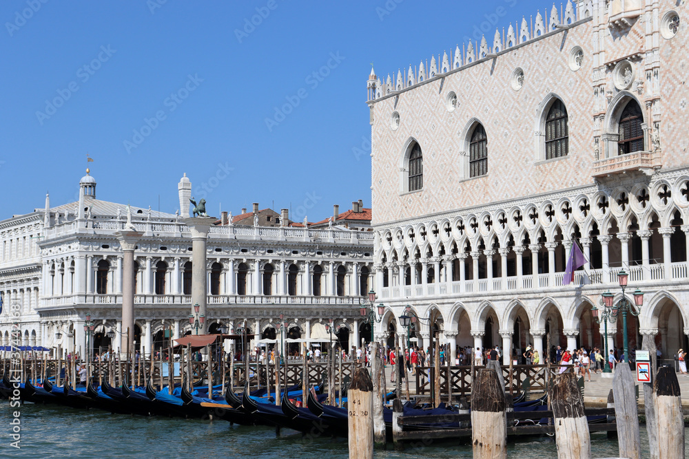 Venedig: Der Dogenpalast an der Piazzetta San Marco