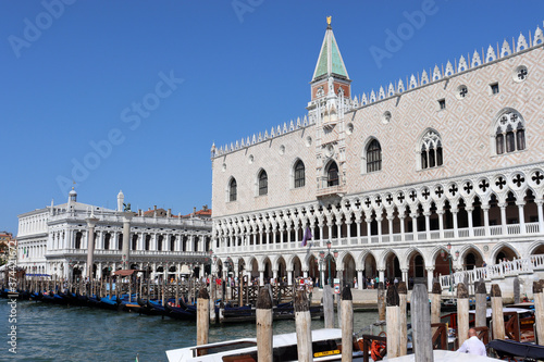 Venedig: Der Dogenpalast an der Piazzetta San Marco © finecki