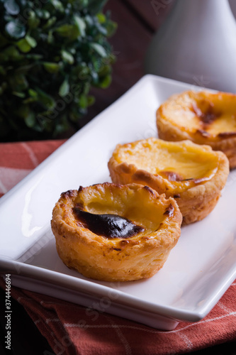 crispy fresh homemade egg tart 