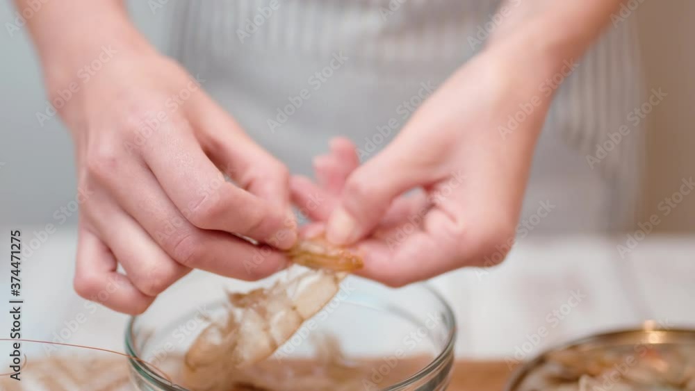 Cleaning Shrimp/prawn procedure by peeling and deveining in 4K. Using a ...