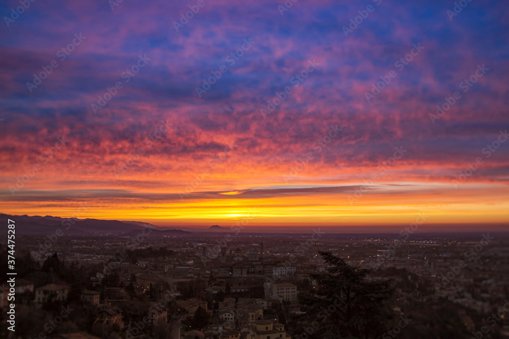 Panorama all'alba da Città alta Bergamo