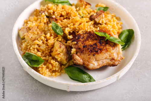 Chicken thigh with bulgur and zucchini