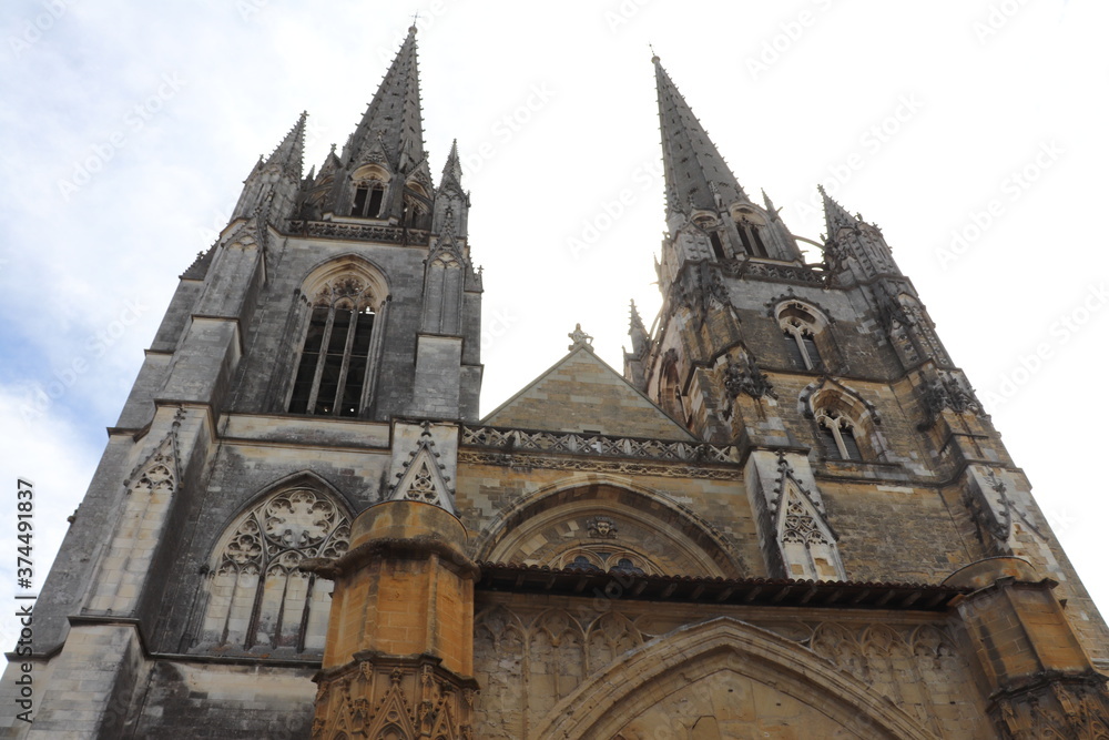 la cathédrale de Bayonne, style gothique, vue de l'extérieur, ville de Bayonne, département des Pyrénées Atlantiques, France