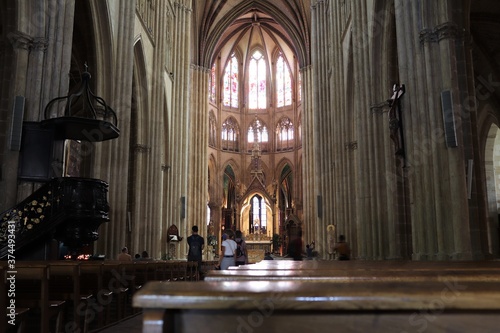 intérieur de la cathédrale de Bayonne, style gothique, ville de Bayonne, département des Pyrénées Atlantiques, France