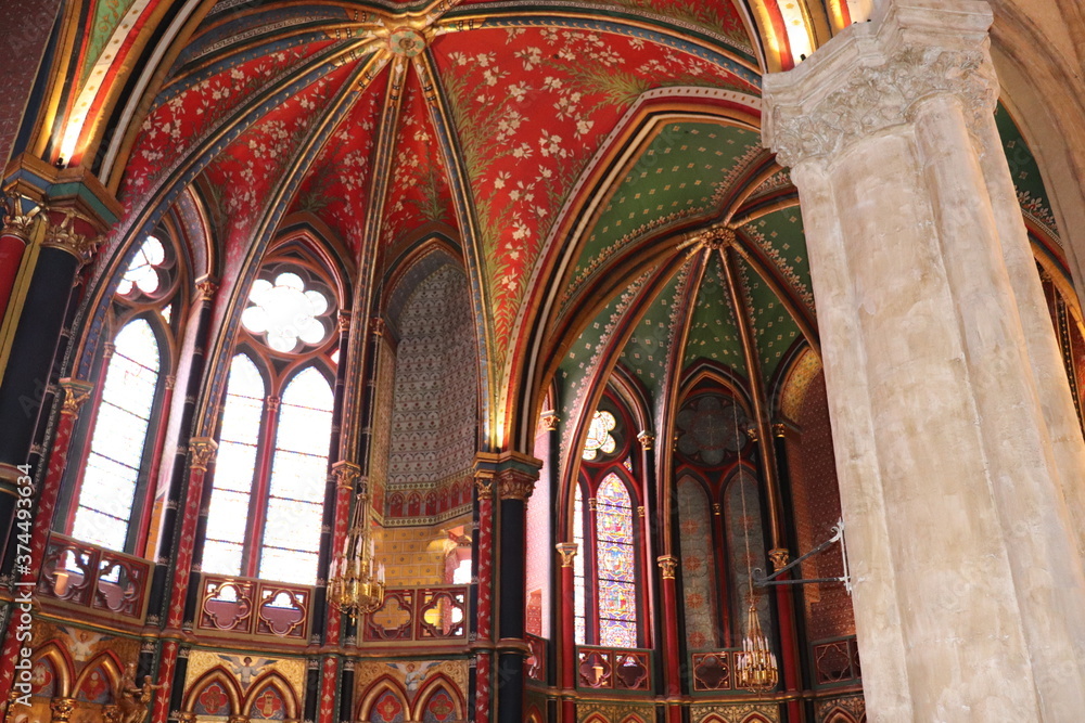 Fototapeta premium intérieur de la cathédrale de Bayonne, style gothique, ville de Bayonne, département des Pyrénées Atlantiques, France