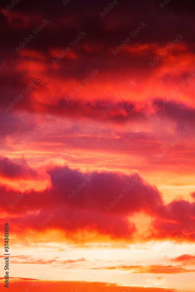 Obraz premium Twilight sky and cloud at sunset