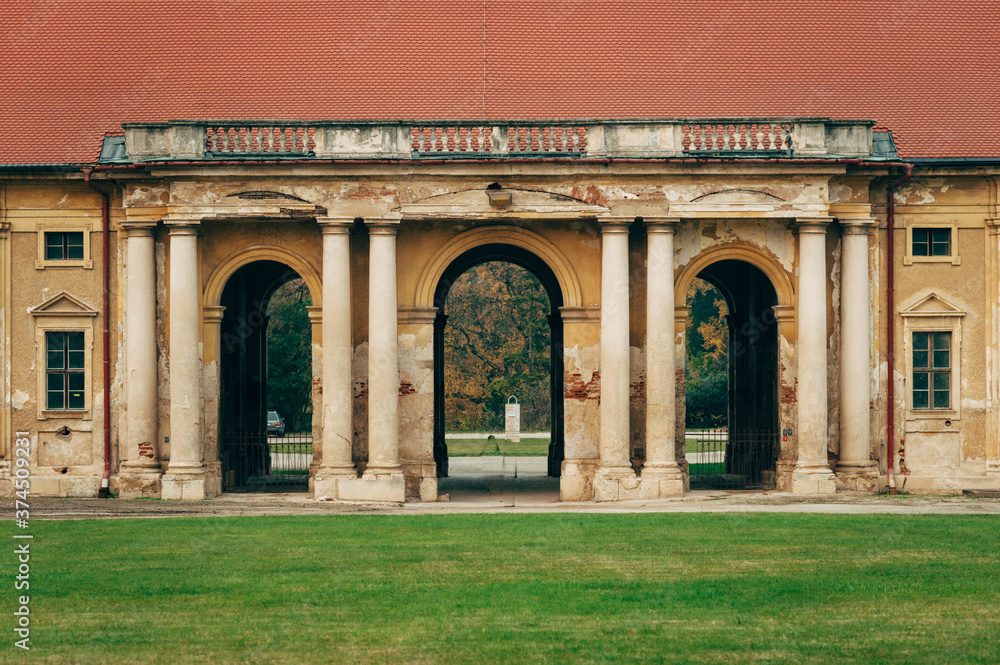 Fototapeta premium the entrance of the old castle