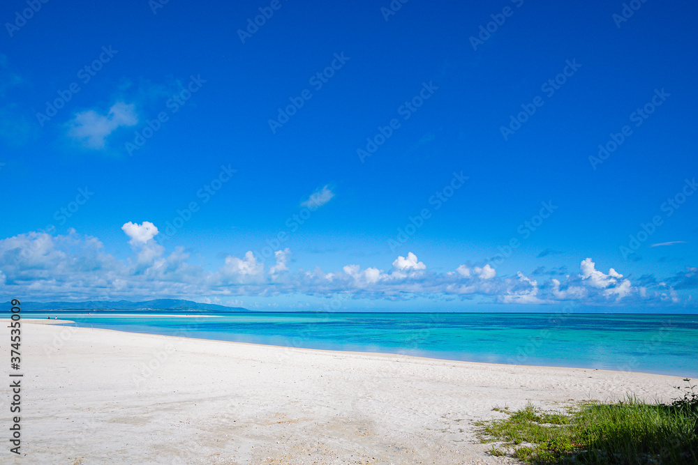tropical beach with blue sky
okinawa , japan
tropical beach with blue sky
okinawa , japan