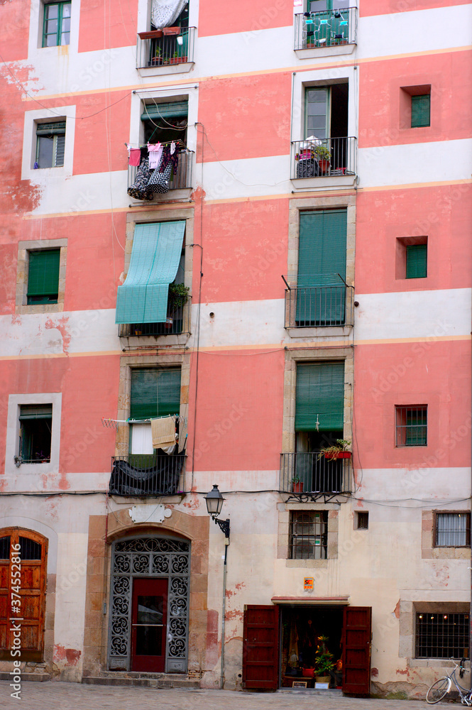 colorful houses in gotic Barcelona