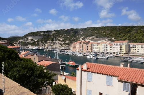 Corse: Vieille ville de Bonifacio © virginievanos