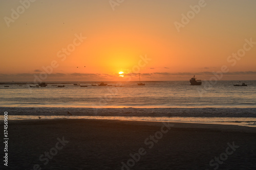 atardecer en el mar 