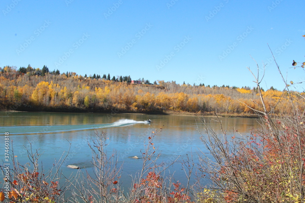 Obraz premium Boating Down The River, William Hawrelak Park, Edmonton, Alberta