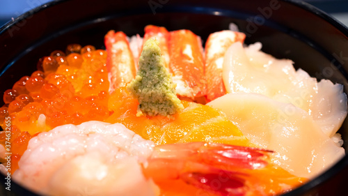 Mix sashimi over rice bowl 7