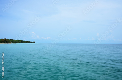 The view of the Long beach and the sea on Koh Rong island in Cambodia © Daniel
