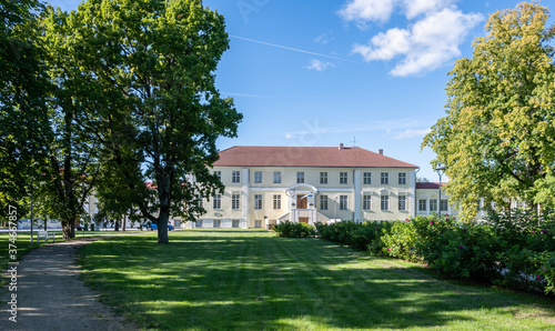 Fototapeta Naklejka Na Ścianę i Meble -  manor in estonia