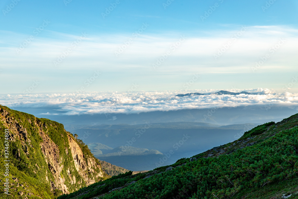 Obraz premium 北海道大雪山 黒岳山頂周辺の夏の風景