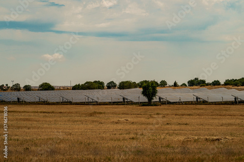 Solar photovoltaic panels and solar photovoltaic power generation systems © ErdalIslak