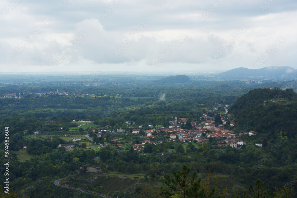 Vista su Pinzano al Tagliamento dal Monte di Ragogna