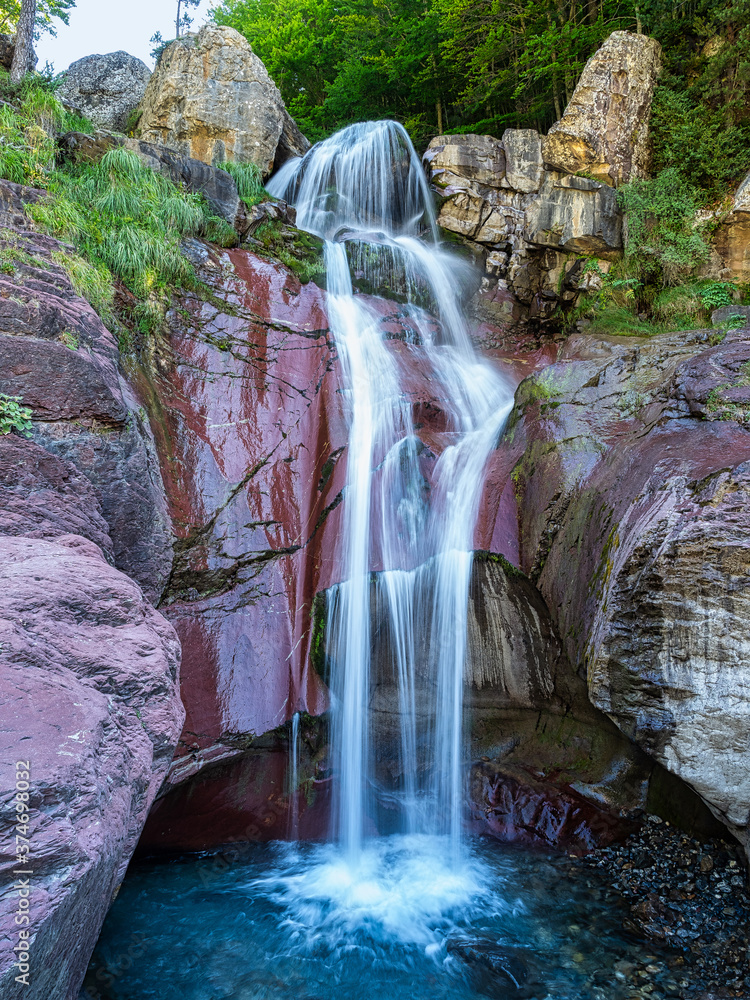 La Larri waterfall
