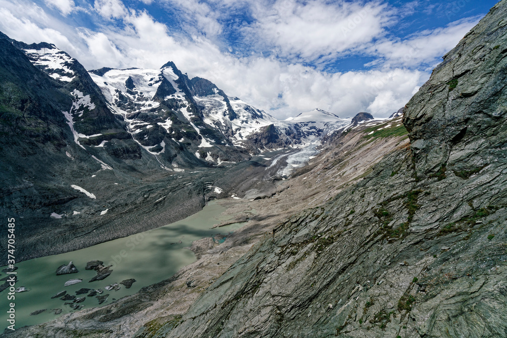 Obraz premium Hochgebirgslandschaft am Großglockner mit den Bergen der Glocknergruppe und der Pasterze, Nationalpark Hohe Tauern, Osttirol und Kärnten, Österreich