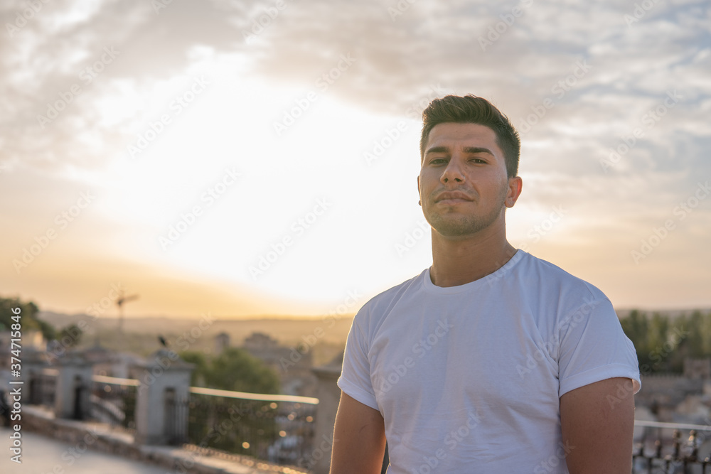 Fototapeta premium Boy with white shirt and brown hair