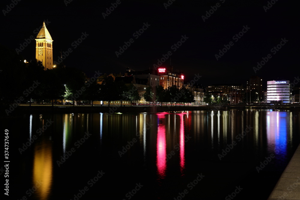 Night view of central Norrköping.
Hedvig kyrka and Grand hotel.