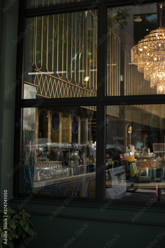 Φωτογραφία Ho Chi Minh City, Vietnam- March 2, 2020 : Facade of the dark green cafe pub tho