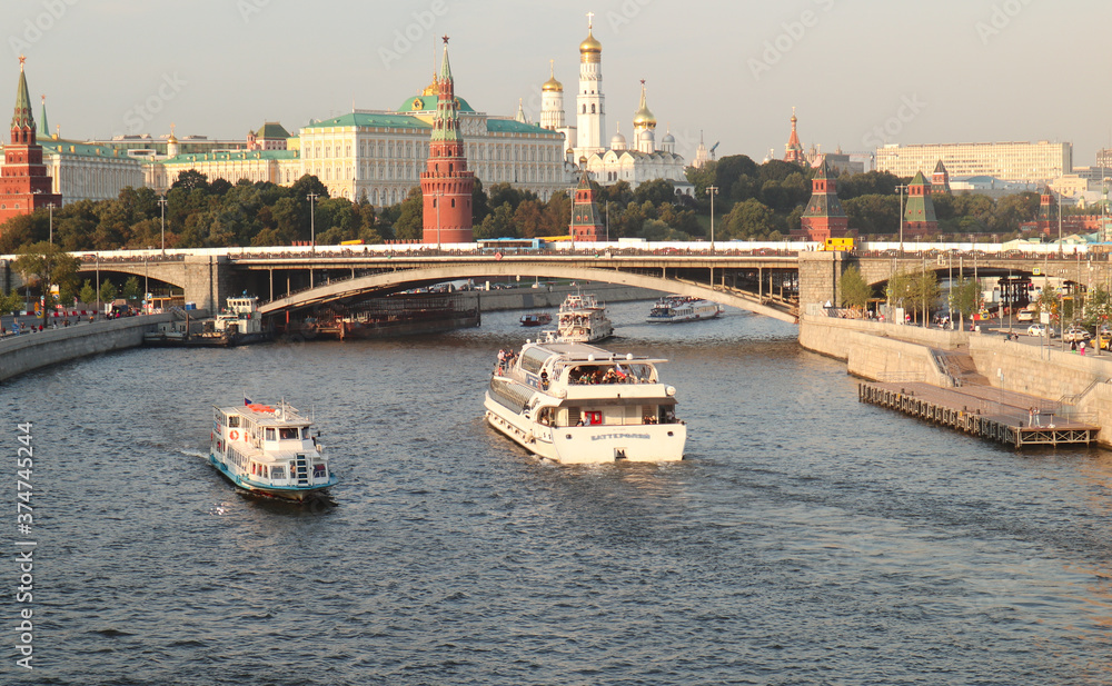 moscow kremlin and the river