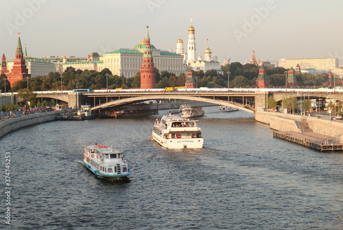 view of the kremlin in moscow
