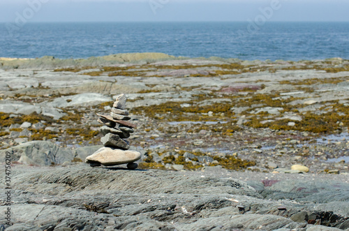 Sculpture de roche sur la berge - Parc national du Bic