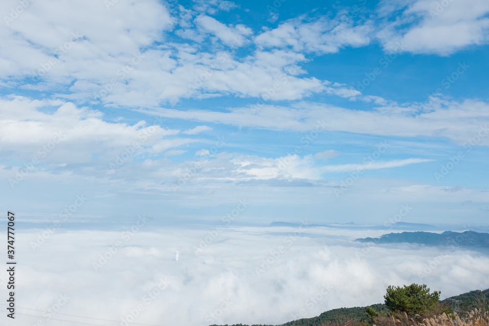 Obraz premium Beautiful sea of clouds