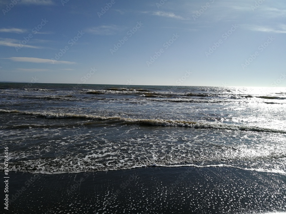 Obraz premium waves on the beach