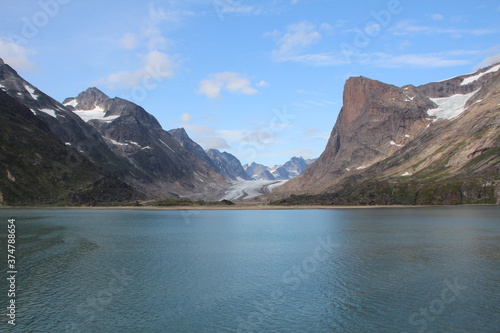 Wallpaper Mural Transiting Prince Christian Sound in southern Greenland. Torontodigital.ca
