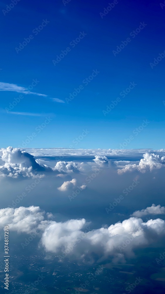 Naklejka premium blue sky with clouds