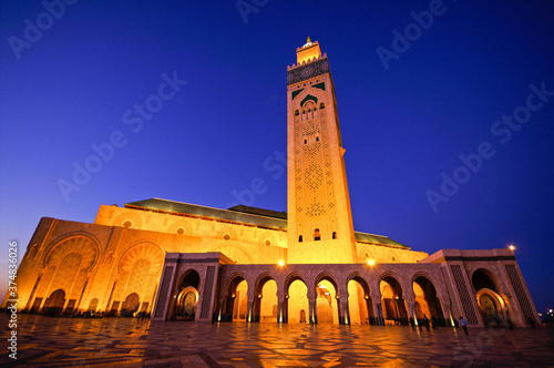 Mezquita Hassan II, al anochecer.Casablanca(Dar-el-Beïda). Marruecos. Magreb. Africa. photo