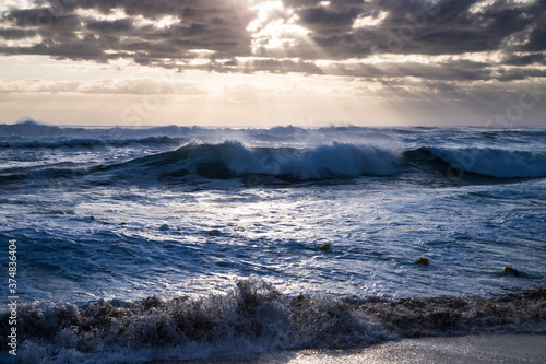 Fototapeta Naklejka Na Ścianę i Meble -  Waves rushing hard on the East Sea