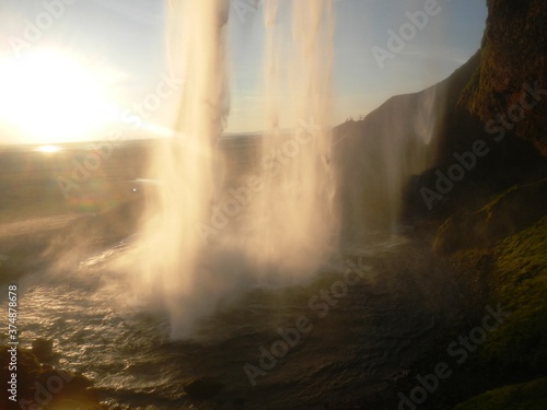 Fototapeta Naklejka Na Ścianę i Meble -  Island Wasserfall