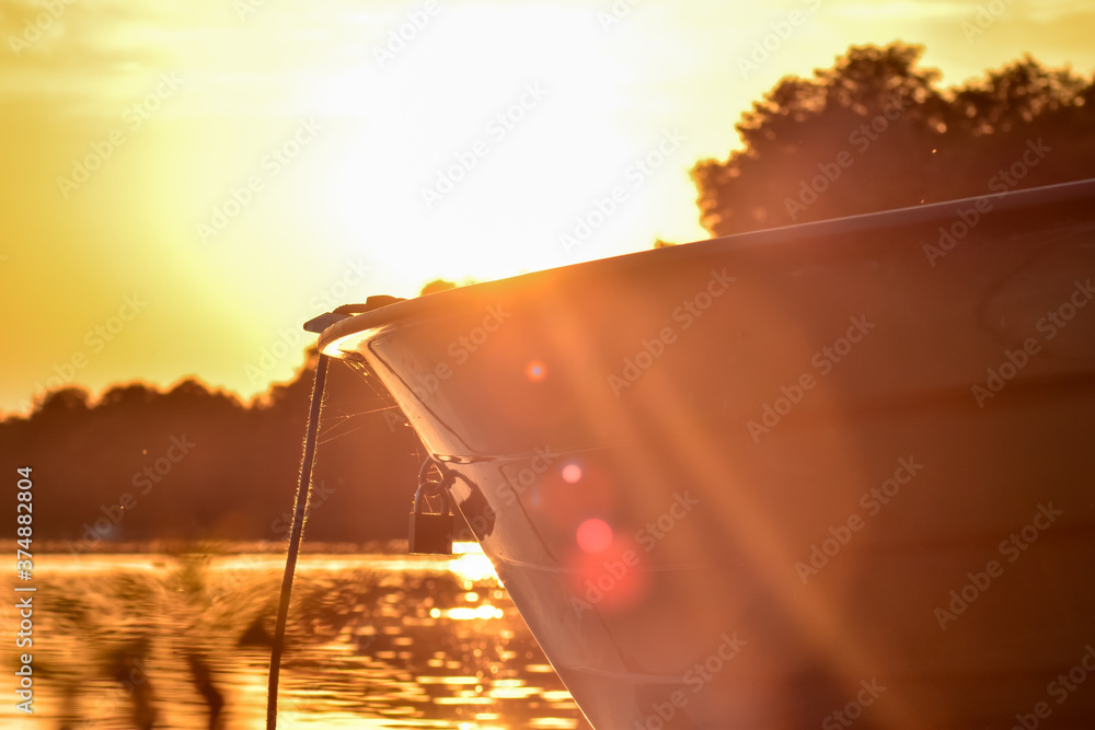 kolorowe zachody słońca nad wodą. - obrazy, fototapety, plakaty 