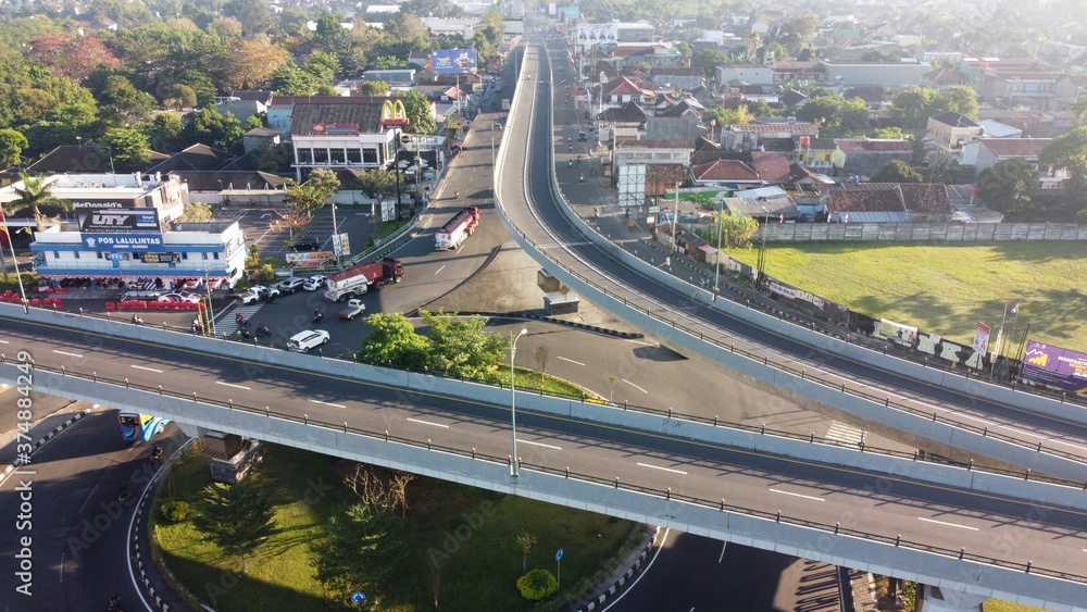 Naklejka premium Yogyakarta, Indonesia - August 21, 2020 : the atmosphere of the morning Jombor flyover