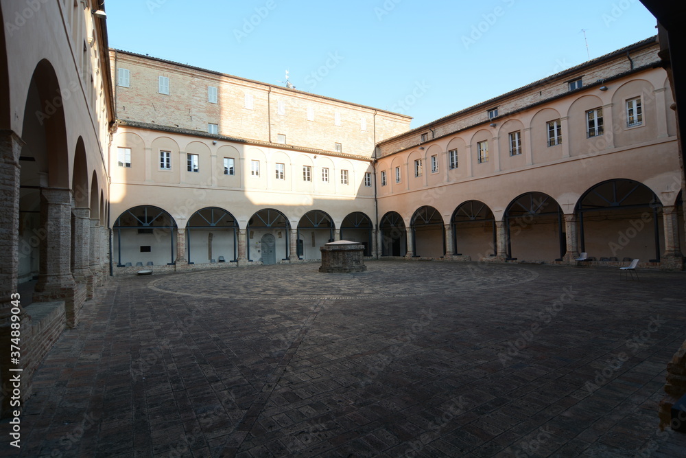 Loreto cortile del monastero