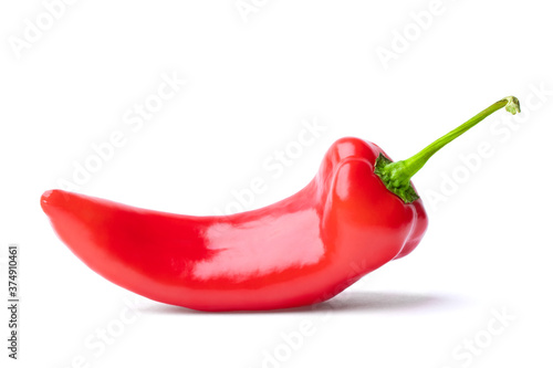Fotografia One whole red capsicum hot chili pepper (sweet bell, paprika, cayenne, chilli, Jalapeno, сubanelle, hungarian wax pepper) isolated on white background