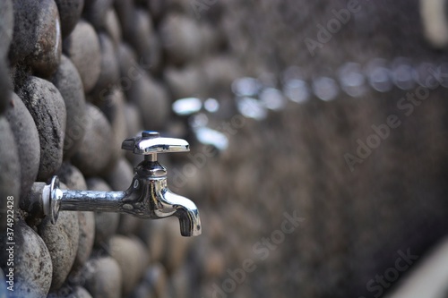 Fotografía Stainless steel water taps for ablution in the mosque