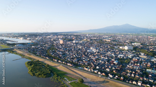 山形県酒田市の街並みの空撮