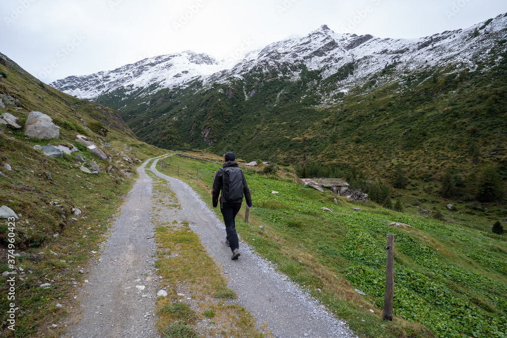 Fototapeta premium Schweiz am grossen Sankt Bernhard 