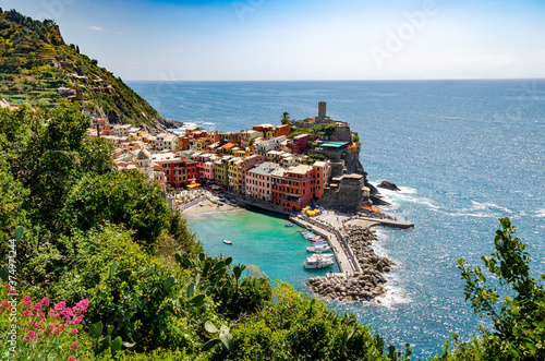 Fototapeta Naklejka Na Ścianę i Meble -  View of Vernazza - Cinque Terre, Liguria, Italy